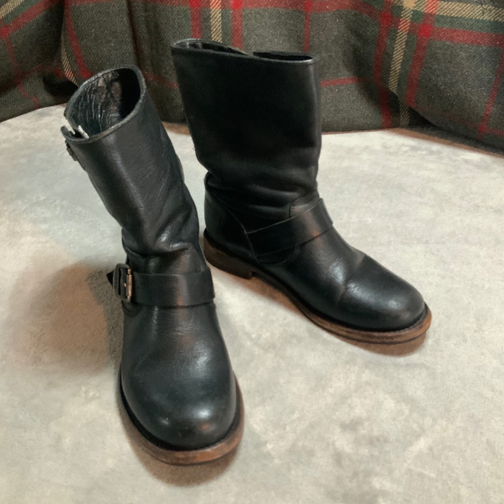 Frye Engineer 8R Black Leather Mid Calf Buckle Boots 7M 3477638-BLK